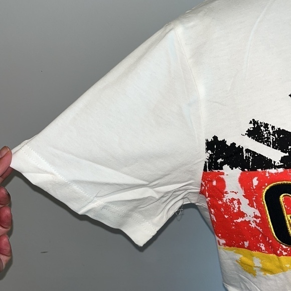 Robin Ruth Germany
Embroidered World Cup T
Shirt Men's Size Medium. - Picture 3 of 7